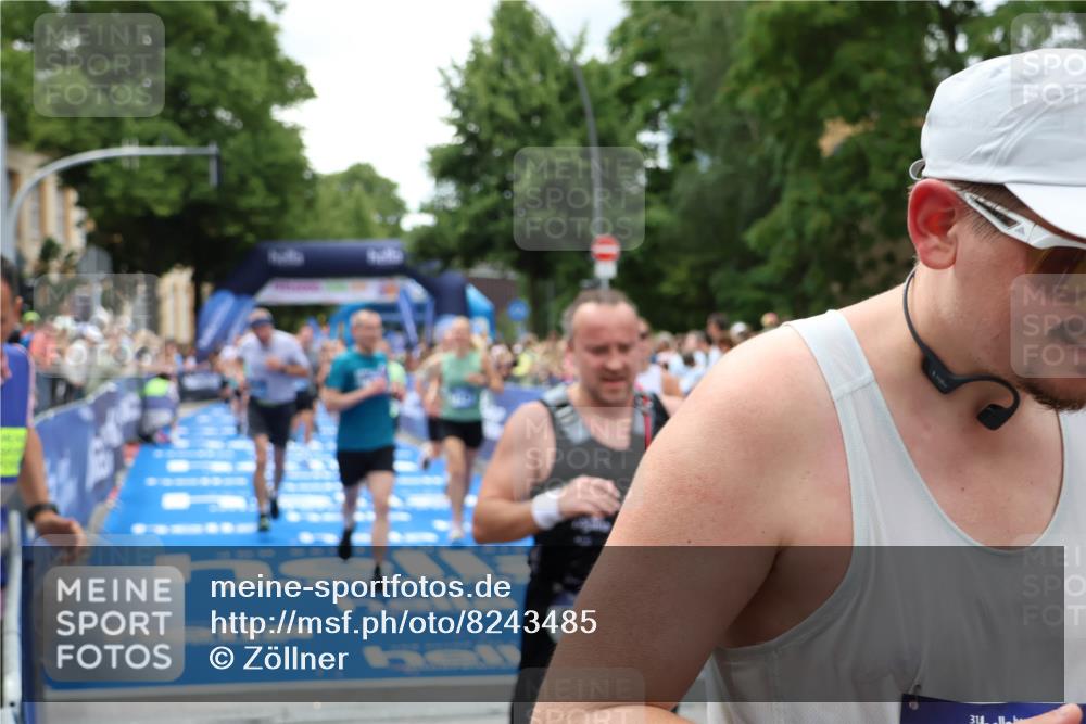 29.06.2025 - hella hamburg halbmarathon Zöllner http://msf.ph/oto/8243485 29.06.2025 10:56:31 Ziel 1583, 3048, 5744, 6399, 7742, 8863, 9622, 10093, 10665, 15407, 15818, 16257, 16261, 17268, 17734, 18746, 18835 meine-sportfotos.de