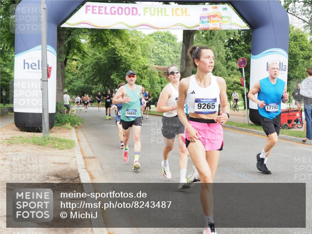 29.06.2025 - hella hamburg halbmarathon MichiJ http://msf.ph/oto/8243487 29.06.2025 10:27:57 Zwischen KM18-KM19 1343, 1803, 2563, 3282, 3547, 6686, 9265, 11619, 12091, 14204, 14311, 15013, 15094, 15744, 16820, 17215, 17360, 17792, 18285 meine-sportfotos.de