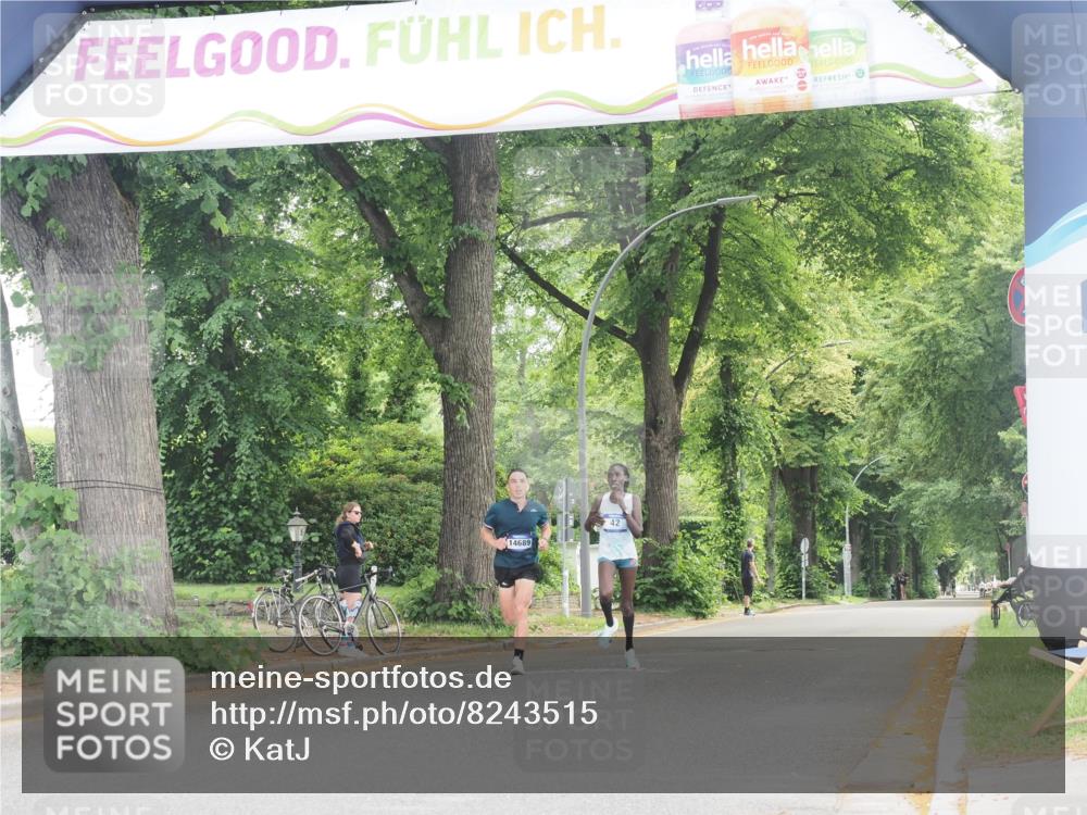 29.06.2025 - hella hamburg halbmarathon KatJ http://msf.ph/oto/8243515 29.06.2025 10:05:03 Zwischen KM18-KM19  meine-sportfotos.de