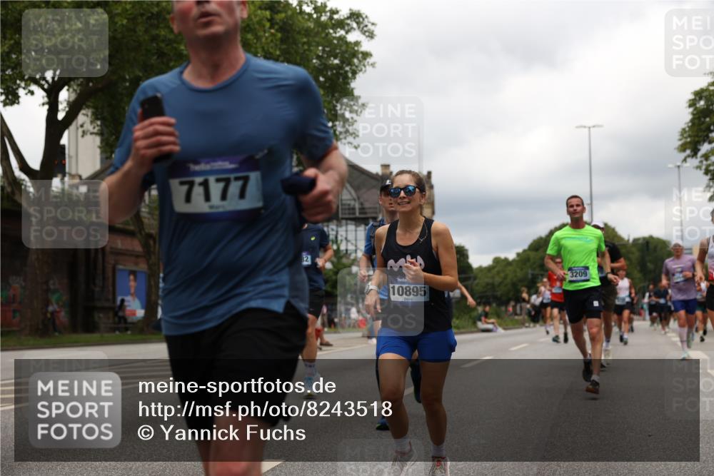 29.06.2025 - hella hamburg halbmarathon Yannick Fuchs http://msf.ph/oto/8243518 29.06.2025 10:47:32 20KM 1030, 1061, 1151, 1499, 1706, 1727, 1783, 2070, 2074, 2082, 2099, 2354, 3059, 3208, 3209, 3819, 4635, 4770, 5638, 5866, 6481, 6511, 6512, 6628, 6629, 6762, 6877, 6942, 7177, 7274, 7864, 7918, 8335, 8390, 8447, 9142, 9537, 10549, 10891, 10895, 11992, 12379, 12413, 12490, 12632, 12875, 12909, 13032, 13289, 13865, 13997, 14323, 15061, 15126, 15179, 15441, 15497, 15502, 15838, 15946, 16477, 16538, 16986, 17348, 18134, 18143, 18418, 18487, 18590 meine-sportfotos.de