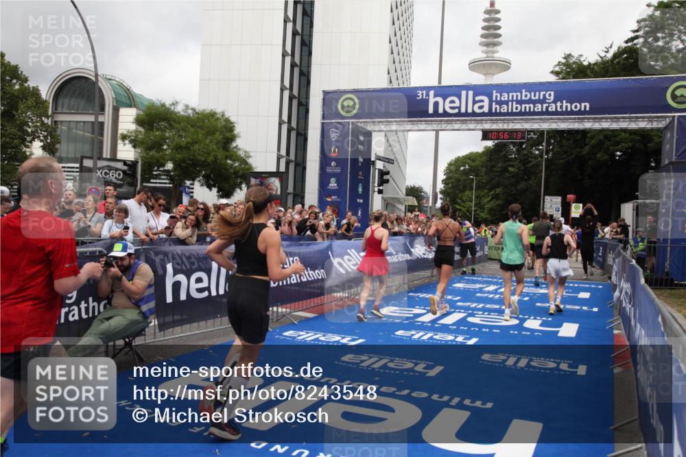 29.06.2025 - hella hamburg halbmarathon Michael Strokosch http://msf.ph/oto/8243548 29.06.2025 10:56:12 Ziel 1180, 3058, 4594, 4813, 5492, 5570, 7594, 8330, 8639, 9907, 12545, 14363, 17640, 17642, 18212 meine-sportfotos.de