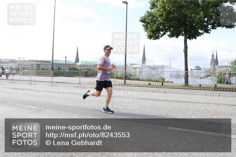 29.06.2025 - hella hamburg halbmarathon Lena Gebhardt http://msf.ph/oto/8243553 29.06.2025 10:09:53 Lombardsbrücke 1052, 1456, 1483, 1513, 1548, 1823, 3921, 4592, 5511, 7058, 7081, 7333, 7636, 8090, 8685, 9150, 9297, 9306, 9366, 9434, 9674, 9781, 9988, 10036, 10943, 11027, 12255, 12509, 12567, 13739, 15697, 16191, 16445, 16455, 16688, 16918, 17148, 17630, 17899, 18076, 18196, 18440, 18707, 19166, 19242 meine-sportfotos.de