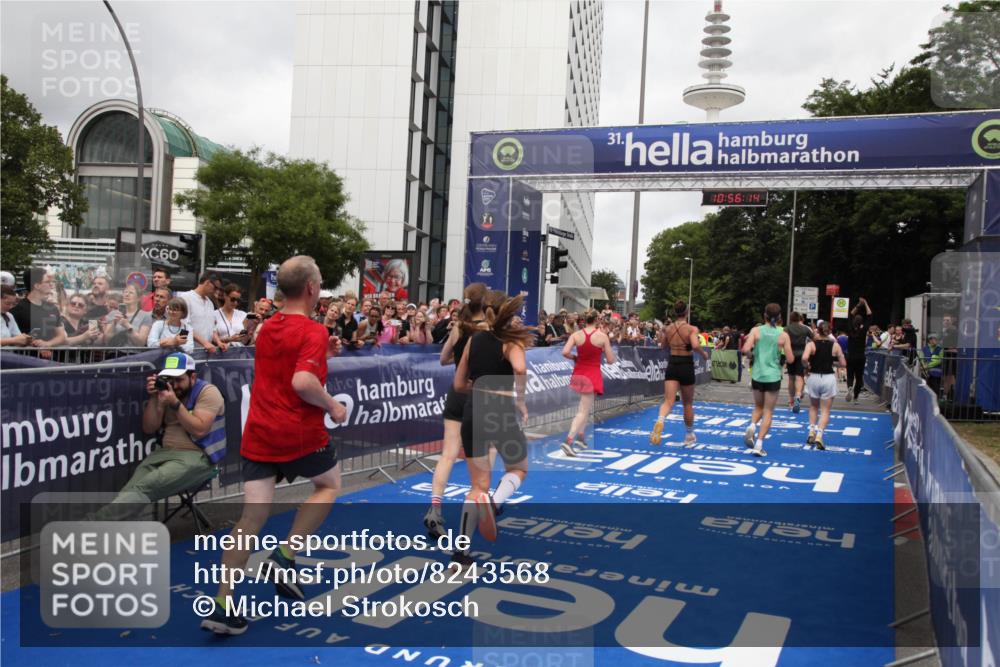 29.06.2025 - hella hamburg halbmarathon Michael Strokosch http://msf.ph/oto/8243568 29.06.2025 10:56:12 Ziel 1180, 3058, 4594, 4813, 5492, 5570, 7594, 8330, 8639, 9907, 12545, 14363, 17640, 17642, 18212 meine-sportfotos.de