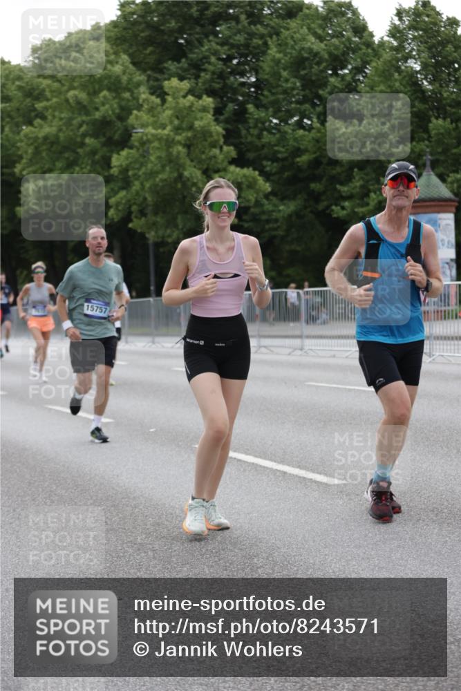 29.06.2025 - hella hamburg halbmarathon Jannik Wohlers http://msf.ph/oto/8243571 29.06.2025 10:30:07 Lombardsbrücke 1647, 2754, 2755, 2901, 4575, 4819, 6344, 7071, 10880, 11984, 12350, 12460, 12461, 12687, 12688, 14421, 15757, 15789, 15938, 16504, 16791, 16864, 18860 meine-sportfotos.de