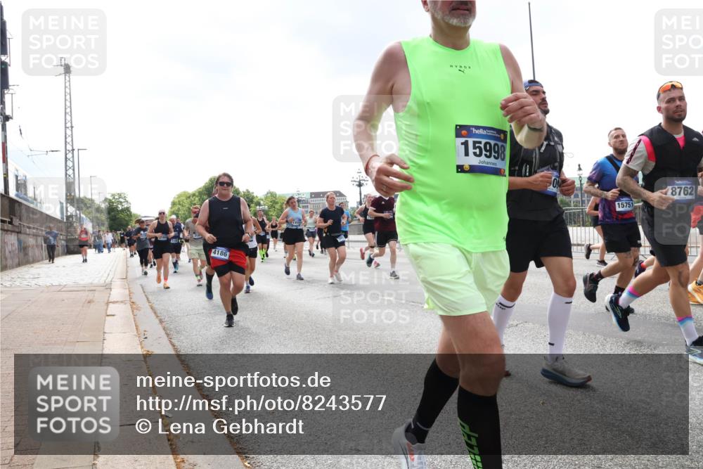 29.06.2025 - hella hamburg halbmarathon Lena Gebhardt http://msf.ph/oto/8243577 29.06.2025 10:45:25 Lombardsbrücke 1024, 1033, 1060, 1085, 1685, 1713, 1798, 2007, 2008, 2216, 2217, 2550, 2657, 2664, 2779, 2973, 3160, 3164, 3357, 3377, 3879, 3993, 4099, 4102, 4186, 4224, 4306, 4337, 4504, 4820, 4851, 5044, 5099, 5108, 5190, 5339, 5636, 5949, 6150, 6509, 6763, 6788, 6911, 6922, 6980, 7283, 7530, 7541, 7699, 7859, 7912, 8594, 8605, 8745, 8762, 8907, 9620, 10030, 10182, 10225, 10562, 10566, 10707, 11314, 12198, 12332, 12334, 12394 meine-sportfotos.de