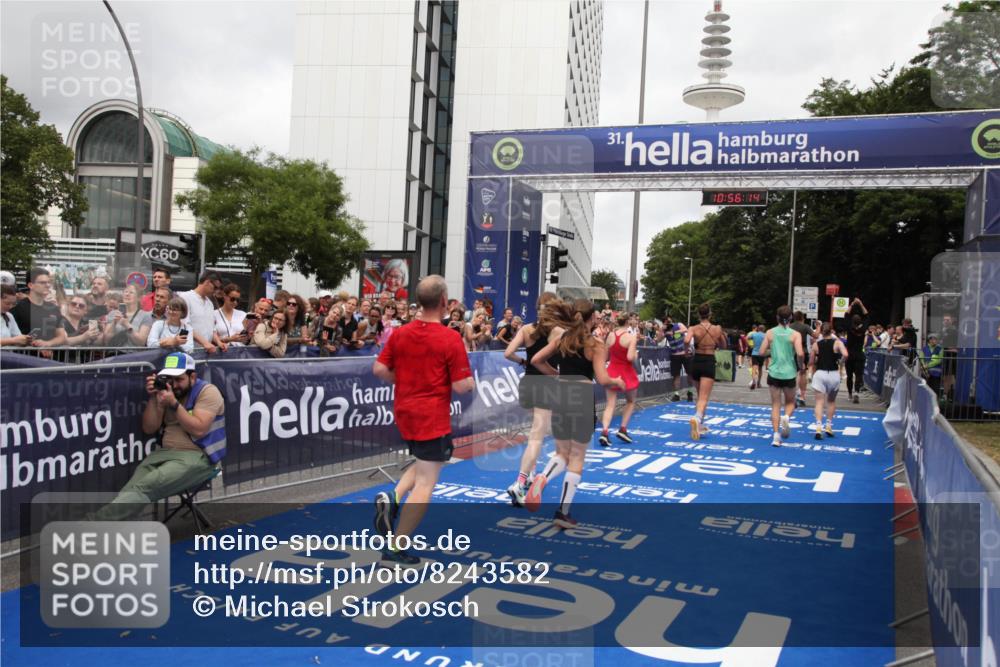 29.06.2025 - hella hamburg halbmarathon Michael Strokosch http://msf.ph/oto/8243582 29.06.2025 10:56:13 Ziel 3058, 4594, 4813, 5492, 5570, 7594, 8330, 8639, 9907, 12545, 14363, 15484, 16113, 16634, 17640, 17642, 18212 meine-sportfotos.de