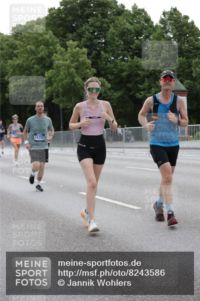29.06.2025 - hella hamburg halbmarathon Jannik Wohlers http://msf.ph/oto/8243586 29.06.2025 10:30:07 Lombardsbrücke 1647, 2754, 2755, 2901, 4575, 4819, 6344, 7071, 10880, 11984, 12350, 12460, 12461, 12687, 12688, 14421, 15757, 15789, 15938, 16504, 16791, 16864, 18860 meine-sportfotos.de