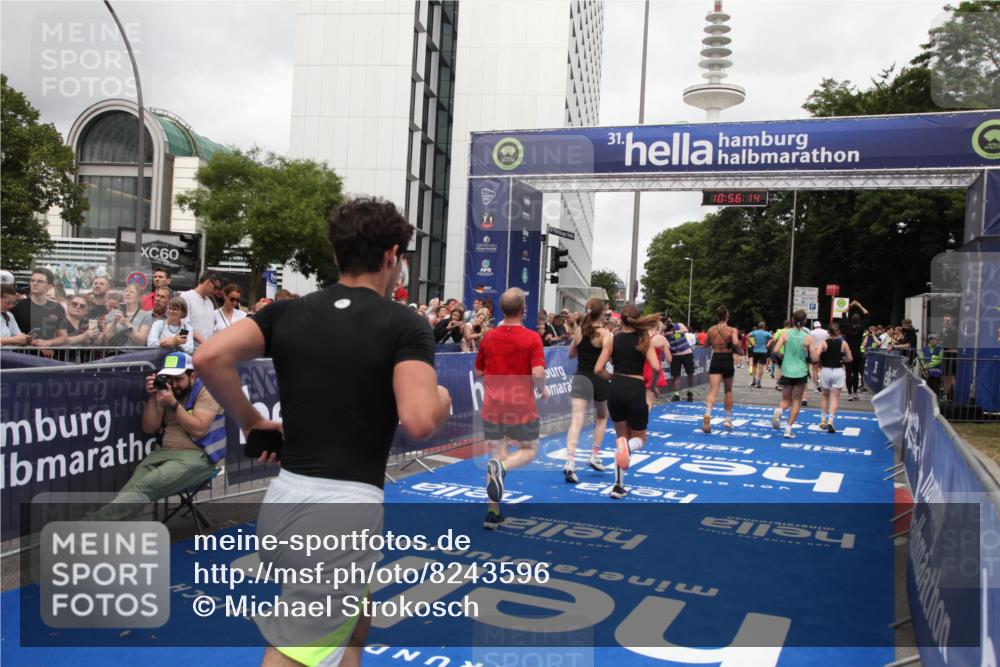 29.06.2025 - hella hamburg halbmarathon Michael Strokosch http://msf.ph/oto/8243596 29.06.2025 10:56:13 Ziel 3058, 4594, 4813, 5492, 5570, 7594, 8330, 8639, 9907, 12545, 14363, 15484, 16113, 16634, 17640, 17642, 18212 meine-sportfotos.de