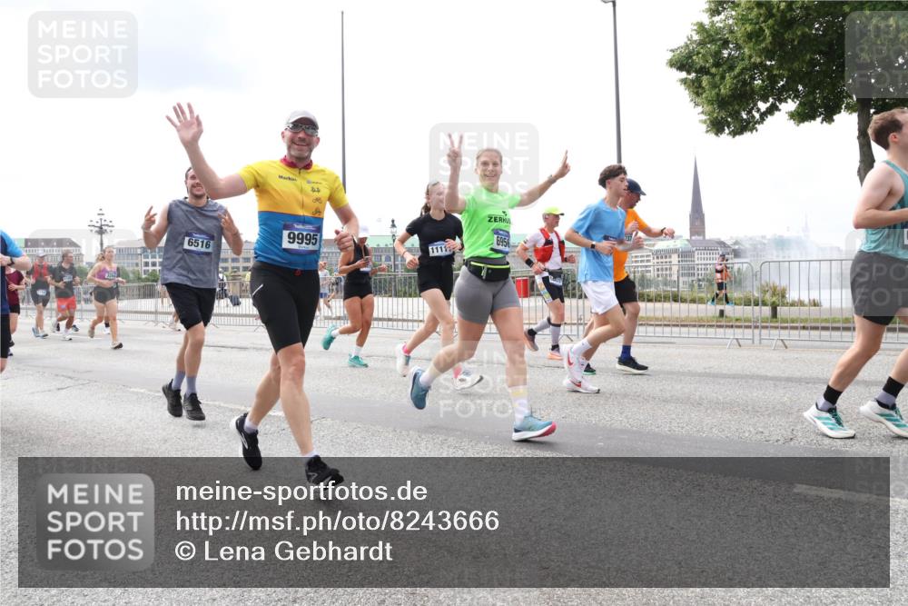 29.06.2025 - hella hamburg halbmarathon Lena Gebhardt http://msf.ph/oto/8243666 29.06.2025 10:33:55 Lombardsbrücke 1189, 1275, 1417, 1705, 1787, 1896, 2265, 2342, 2482, 2496, 2526, 2776, 2933, 3170, 3264, 3340, 3345, 3560, 3829, 3848, 4361, 4433, 4449, 4479, 4696, 4807, 4942, 5075, 5096, 5141, 5557, 5561, 5566, 5569, 5584, 5691, 5821, 5822, 5887, 6109, 6364, 6515, 6516, 6854, 6956, 6999, 7027, 7324, 7329, 7565, 7653, 7705, 8021, 8157, 8202, 8277, 8282, 8375, 8377, 8383, 8401, 8891, 9094, 9234, 9258, 9438, 9799, 9875, 9995, 10007, 10071, 10561, 11811 meine-sportfotos.de