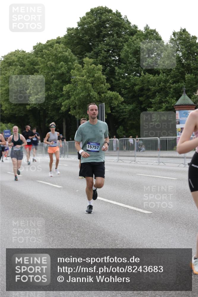 29.06.2025 - hella hamburg halbmarathon Jannik Wohlers http://msf.ph/oto/8243683 29.06.2025 10:30:08 Lombardsbrücke 1647, 2754, 2755, 4575, 4819, 6344, 7071, 7120, 10880, 11984, 12460, 12461, 12687, 12688, 14421, 15757, 15789, 15938, 16504, 16791, 16864, 18362, 18795, 18860 meine-sportfotos.de