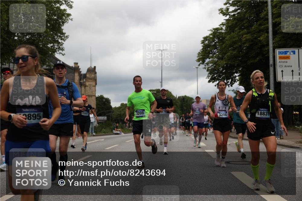 29.06.2025 - hella hamburg halbmarathon Yannick Fuchs http://msf.ph/oto/8243694 29.06.2025 10:47:32 20KM 1030, 1061, 1151, 1499, 1706, 1727, 1783, 2070, 2074, 2082, 2099, 2354, 3059, 3208, 3209, 3819, 4635, 4770, 5638, 5866, 6481, 6511, 6512, 6628, 6629, 6762, 6877, 6942, 7177, 7274, 7864, 7918, 8335, 8390, 8447, 9142, 9537, 10549, 10891, 10895, 11992, 12379, 12413, 12490, 12632, 12875, 12909, 13032, 13289, 13865, 13997, 14323, 15061, 15126, 15179, 15441, 15497, 15502, 15838, 15946, 16477, 16538, 16986, 17348, 18134, 18143, 18418, 18487, 18590 meine-sportfotos.de