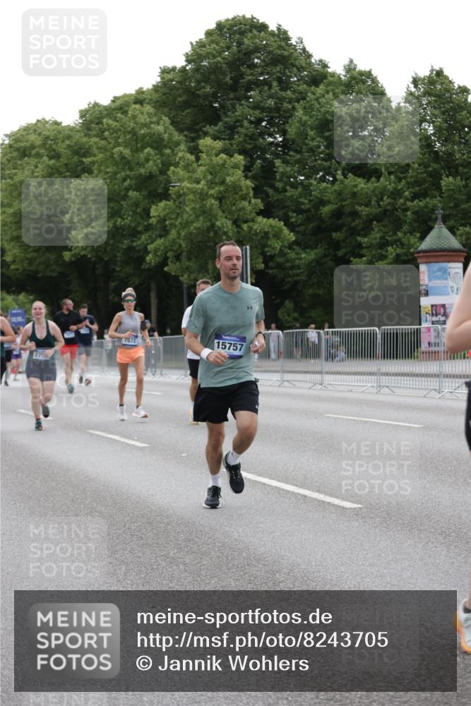 29.06.2025 - hella hamburg halbmarathon Jannik Wohlers http://msf.ph/oto/8243705 29.06.2025 10:30:08 Lombardsbrücke 1647, 2754, 2755, 4575, 4819, 6344, 7071, 7120, 10880, 11984, 12460, 12461, 12687, 12688, 14421, 15757, 15789, 15938, 16504, 16791, 16864, 18362, 18795, 18860 meine-sportfotos.de
