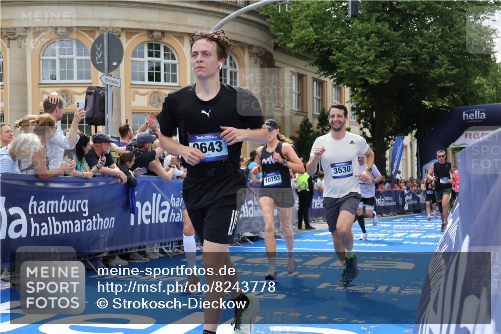 29.06.2025 - hella hamburg halbmarathon Strokosch-Dieckow http://msf.ph/oto/8243778 29.06.2025 10:37:59 Ziel 3480, 3530, 7229, 8091, 9643, 9944, 10793, 11049, 11952, 12915, 13900, 14274, 15303, 15382, 16698, 18103 meine-sportfotos.de