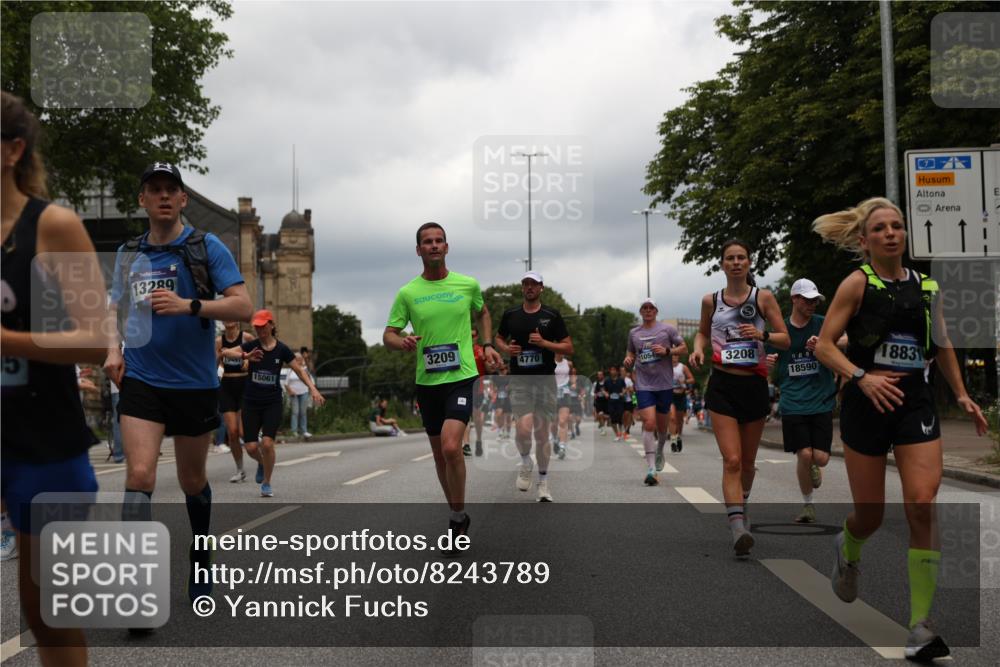 29.06.2025 - hella hamburg halbmarathon Yannick Fuchs http://msf.ph/oto/8243789 29.06.2025 10:47:32 20KM 1030, 1061, 1151, 1499, 1706, 1727, 1783, 2070, 2074, 2082, 2099, 2354, 3059, 3208, 3209, 3819, 4635, 4770, 5638, 5866, 6481, 6511, 6512, 6628, 6629, 6762, 6877, 6942, 7177, 7274, 7864, 7918, 8335, 8390, 8447, 9142, 9537, 10549, 10891, 10895, 11992, 12379, 12413, 12490, 12632, 12875, 12909, 13032, 13289, 13865, 13997, 14323, 15061, 15126, 15179, 15441, 15497, 15502, 15838, 15946, 16477, 16538, 16986, 17348, 18134, 18143, 18418, 18487, 18590 meine-sportfotos.de