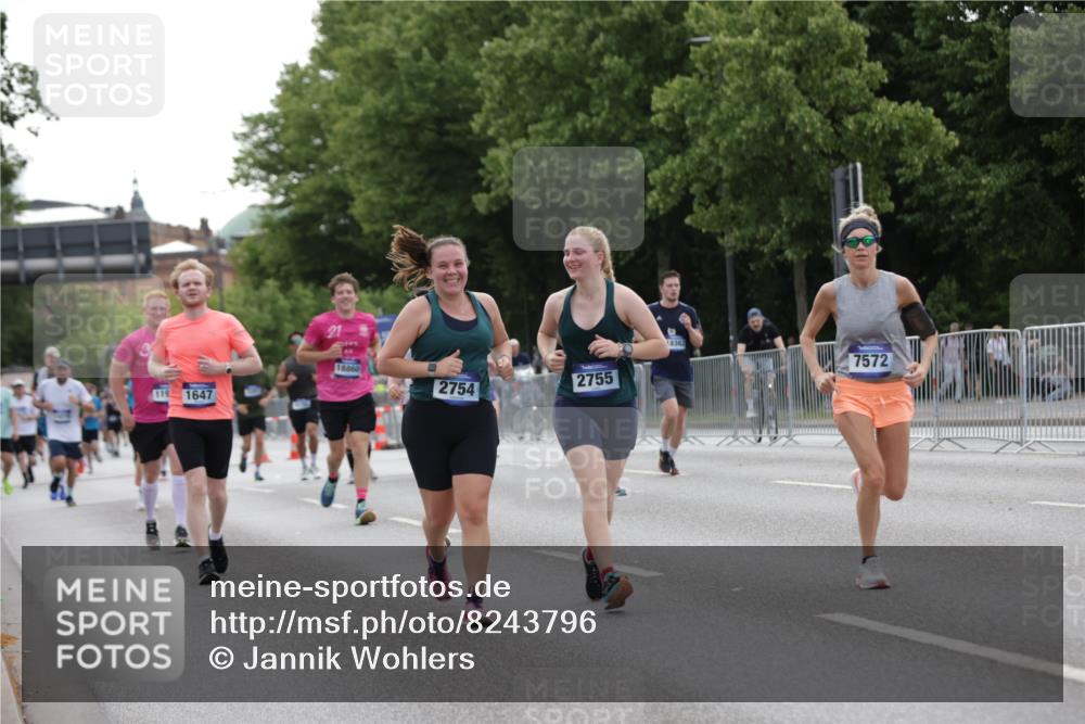 29.06.2025 - hella hamburg halbmarathon Jannik Wohlers http://msf.ph/oto/8243796 29.06.2025 10:30:10 Lombardsbrücke 1647, 2569, 2754, 2755, 4575, 4819, 6344, 7071, 7120, 11984, 12460, 12461, 12687, 12688, 14216, 14421, 15757, 15789, 15938, 16504, 16791, 16864, 18362, 18795, 18860 meine-sportfotos.de