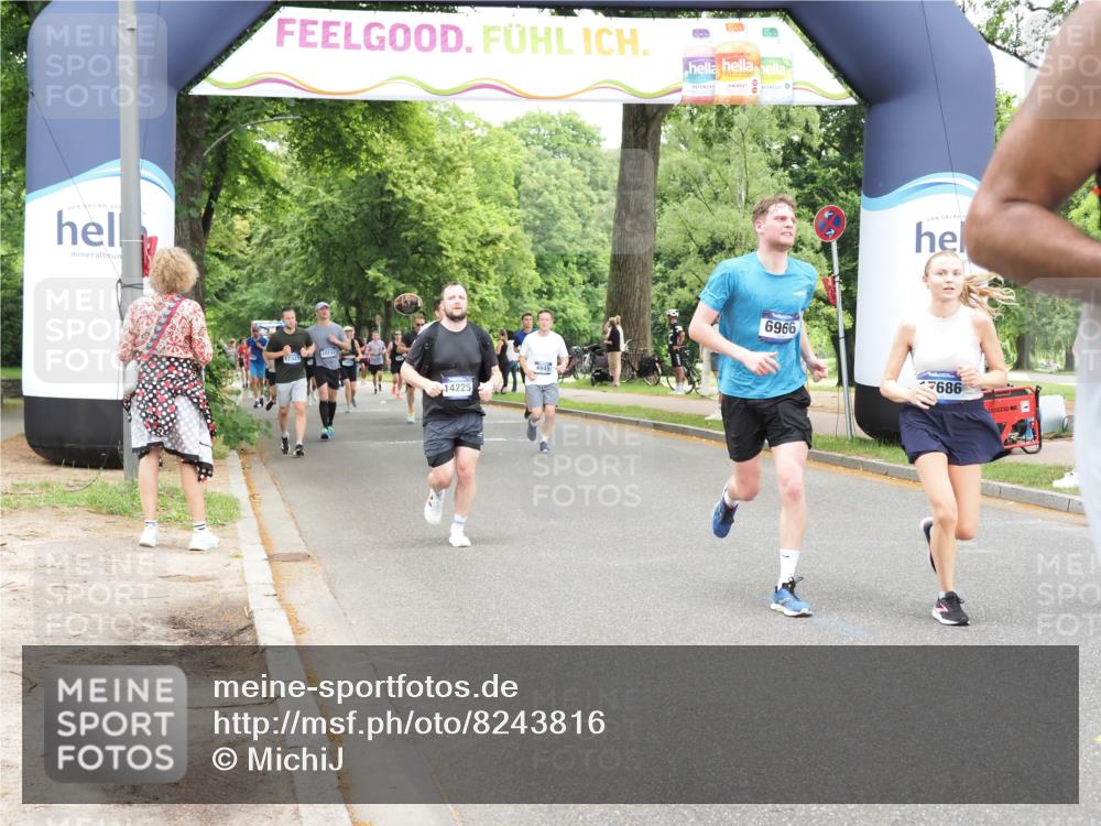 29.06.2025 - hella hamburg halbmarathon MichiJ http://msf.ph/oto/8243816 29.06.2025 10:50:47 Zwischen KM18-KM19 6966, 9986, 14225, 17140, 17150, 17321, 17533, 17685, 17686, 18382 meine-sportfotos.de