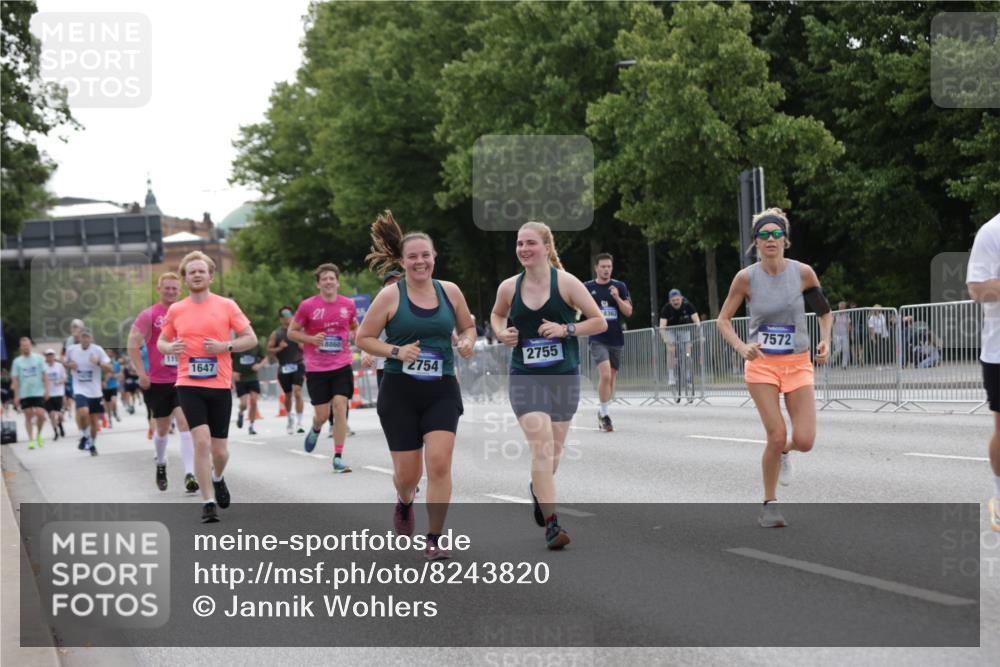 29.06.2025 - hella hamburg halbmarathon Jannik Wohlers http://msf.ph/oto/8243820 29.06.2025 10:30:10 Lombardsbrücke 1647, 2569, 2754, 2755, 4575, 4819, 6344, 7071, 7120, 11984, 12460, 12461, 12687, 12688, 14216, 14421, 15757, 15789, 15938, 16504, 16791, 16864, 18362, 18795, 18860 meine-sportfotos.de