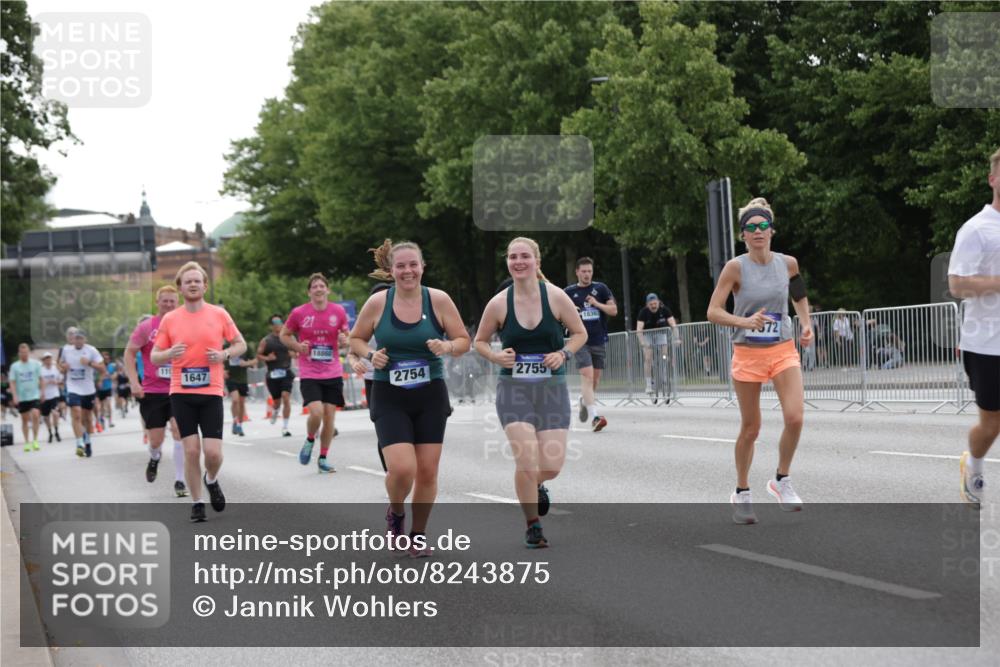 29.06.2025 - hella hamburg halbmarathon Jannik Wohlers http://msf.ph/oto/8243875 29.06.2025 10:30:10 Lombardsbrücke 1647, 2569, 2754, 2755, 4575, 4819, 6344, 7071, 7120, 11984, 12460, 12461, 12687, 12688, 14216, 14421, 15757, 15789, 15938, 16504, 16791, 16864, 18362, 18795, 18860 meine-sportfotos.de