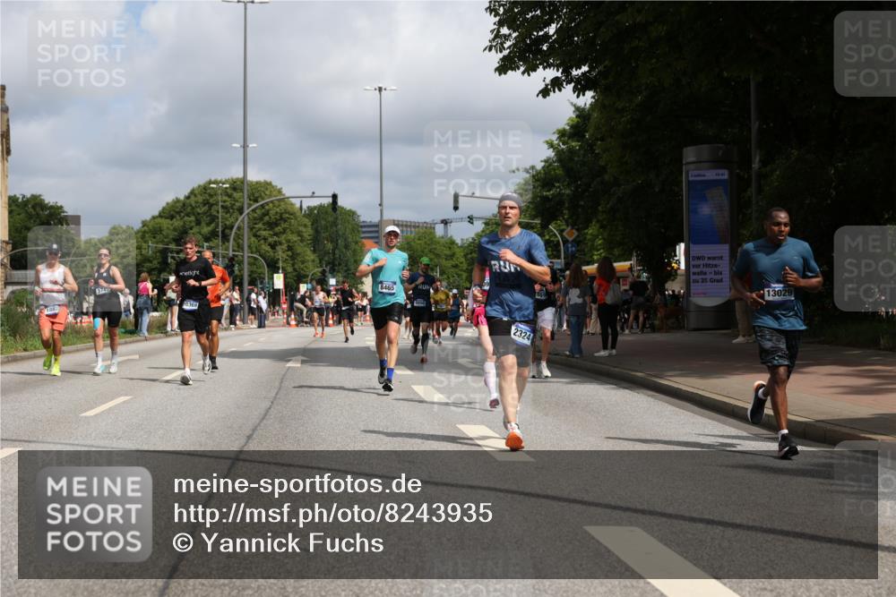 29.06.2025 - hella hamburg halbmarathon Yannick Fuchs http://msf.ph/oto/8243935 29.06.2025 10:35:04 20KM 1882, 1912, 2324, 2714, 2750, 2949, 3332, 4843, 5050, 5409, 5508, 5745, 5803, 5916, 6080, 8370, 8465, 8629, 9294, 10369, 10900, 10968, 11731, 11767, 12088, 12365, 12540, 12704, 12865, 13029, 13158, 13667, 14092, 14924, 15015, 15424, 15493, 15542, 15689, 16761, 17214, 17245, 17620, 17724, 18173, 18192, 18614 meine-sportfotos.de