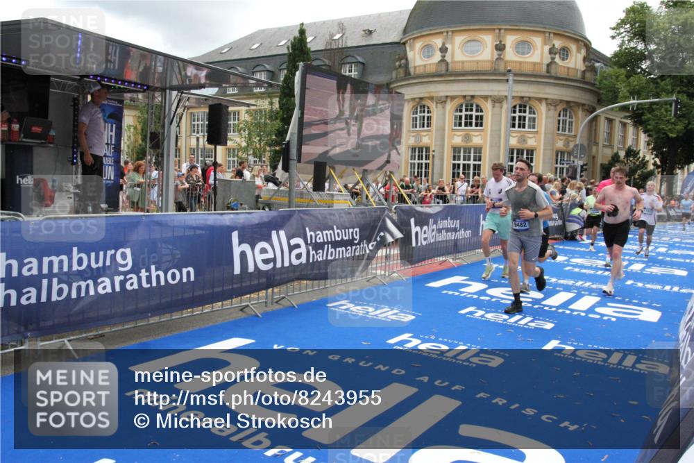 29.06.2025 - hella hamburg halbmarathon Michael Strokosch http://msf.ph/oto/8243955 29.06.2025 10:48:51 Ziel 1094, 1884, 1892, 2442, 9482, 11519, 12421, 12533, 15309, 16653, 17007 meine-sportfotos.de