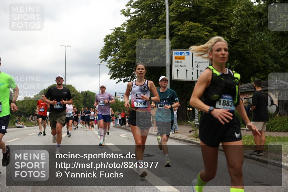 29.06.2025 - hella hamburg halbmarathon Yannick Fuchs http://msf.ph/oto/8243977 29.06.2025 10:47:33 20KM 1030, 1061, 1151, 1499, 1706, 1727, 1783, 2058, 2070, 2082, 2099, 2354, 2518, 3059, 3208, 3209, 3819, 4635, 4770, 5638, 5866, 6481, 6511, 6512, 6628, 6629, 6762, 6877, 6942, 7177, 7274, 7864, 7918, 8335, 8390, 8447, 9142, 10549, 10891, 10895, 11844, 12379, 12413, 12490, 12632, 12909, 13032, 13033, 13289, 13865, 13997, 14323, 15061, 15126, 15179, 15441, 15497, 15502, 15838, 15946, 16477, 16538, 16986, 17348, 18134, 18143, 18418, 18487, 18590 meine-sportfotos.de