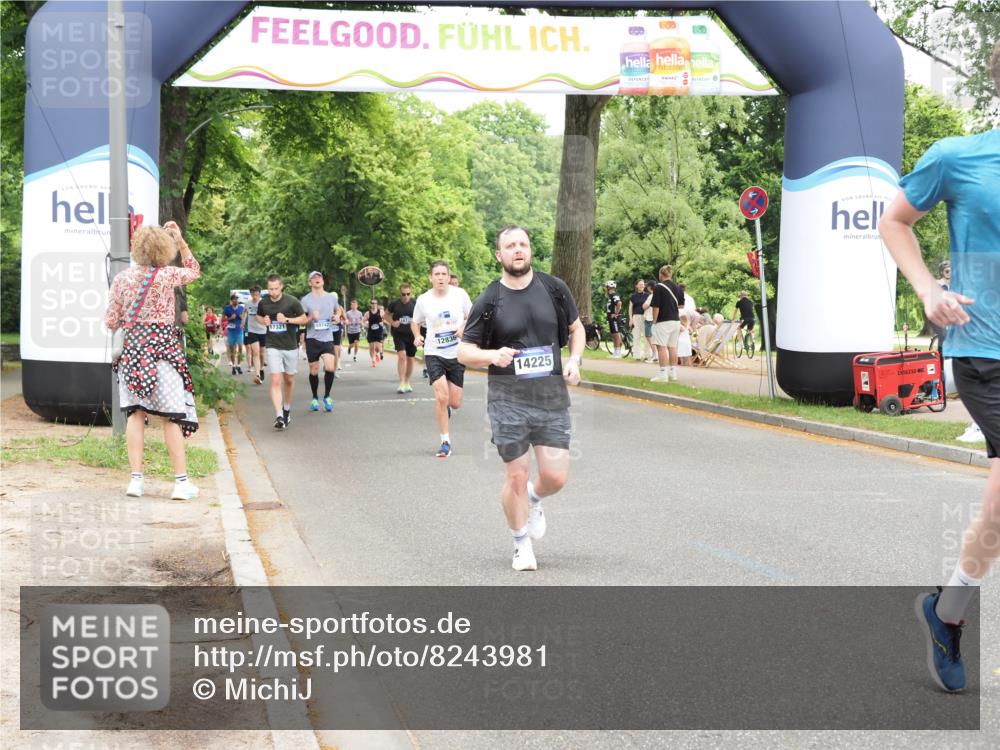 29.06.2025 - hella hamburg halbmarathon MichiJ http://msf.ph/oto/8243981 29.06.2025 10:50:48 Zwischen KM18-KM19 4945, 6966, 9986, 14225, 17140, 17150, 17321, 17533, 17685, 17686 meine-sportfotos.de