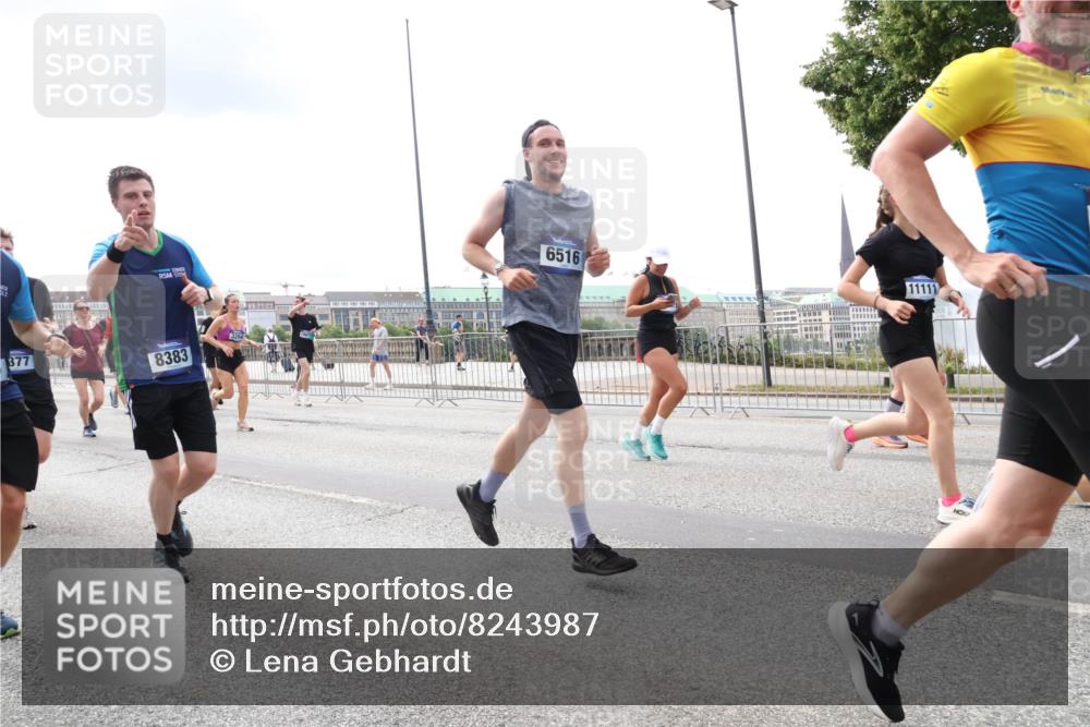 29.06.2025 - hella hamburg halbmarathon Lena Gebhardt http://msf.ph/oto/8243987 29.06.2025 10:33:56 Lombardsbrücke 1189, 1275, 1417, 1705, 1787, 1896, 2265, 2342, 2482, 2496, 2526, 2776, 2933, 3170, 3264, 3340, 3345, 3560, 3829, 3848, 4361, 4433, 4449, 4479, 4696, 4807, 4942, 5075, 5096, 5141, 5557, 5561, 5566, 5569, 5584, 5691, 5821, 5822, 5887, 6109, 6364, 6515, 6516, 6854, 6956, 6999, 7027, 7324, 7329, 7565, 7653, 8021, 8157, 8202, 8277, 8282, 8375, 8377, 8383, 8401, 8891, 9094, 9234, 9258, 9438, 9799, 9875, 9995, 10007, 10071, 10561, 11811 meine-sportfotos.de
