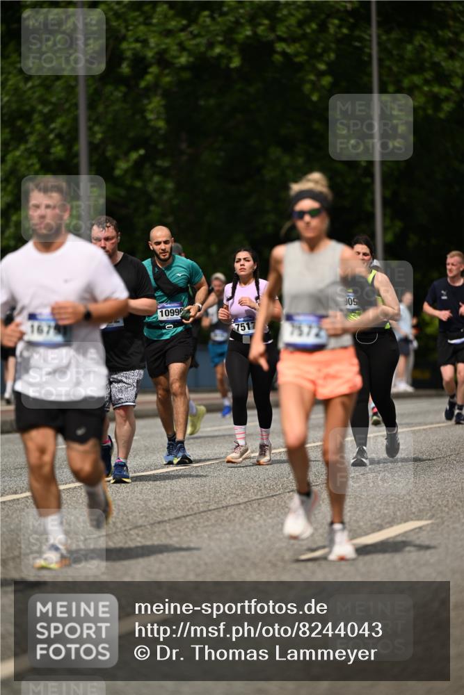 29.06.2025 - hella hamburg halbmarathon Dr. Thomas Lammeyer http://msf.ph/oto/8244043 29.06.2025 10:34:34 Kennedybrücke 2302, 3524, 3573, 4198, 4819, 6556, 6626, 7071, 7517, 9095, 9830, 10322, 10996 meine-sportfotos.de