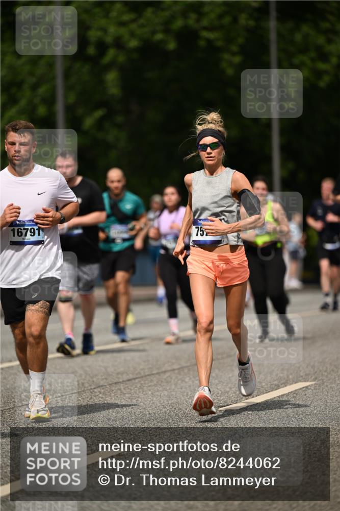 29.06.2025 - hella hamburg halbmarathon Dr. Thomas Lammeyer http://msf.ph/oto/8244062 29.06.2025 10:34:34 Kennedybrücke 2302, 3524, 3573, 4198, 4819, 6556, 6626, 7071, 7517, 9095, 9830, 10322, 10996 meine-sportfotos.de