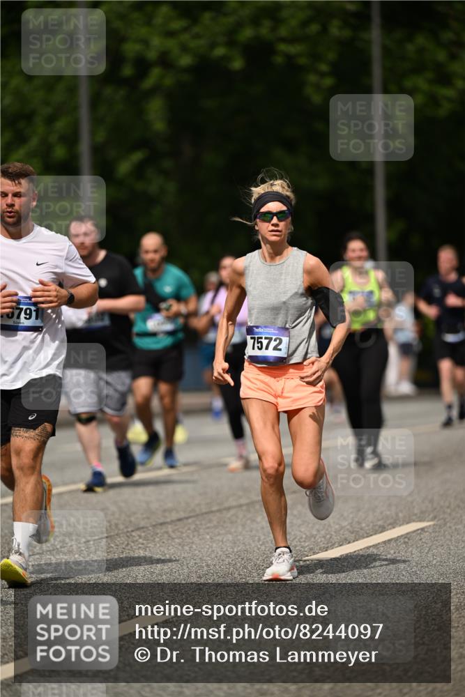 29.06.2025 - hella hamburg halbmarathon Dr. Thomas Lammeyer http://msf.ph/oto/8244097 29.06.2025 10:34:35 Kennedybrücke 2302, 3524, 3573, 4198, 4819, 6556, 6626, 7071, 7517, 9095, 9576, 9830, 10322, 10996 meine-sportfotos.de