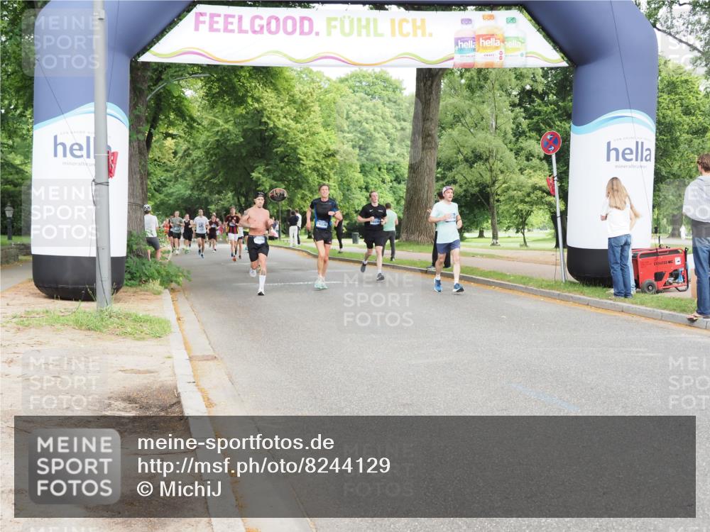 29.06.2025 - hella hamburg halbmarathon MichiJ http://msf.ph/oto/8244129 29.06.2025 10:28:05 Zwischen KM18-KM19 6687, 11806, 14359, 14699, 17916, 18149, 18285 meine-sportfotos.de