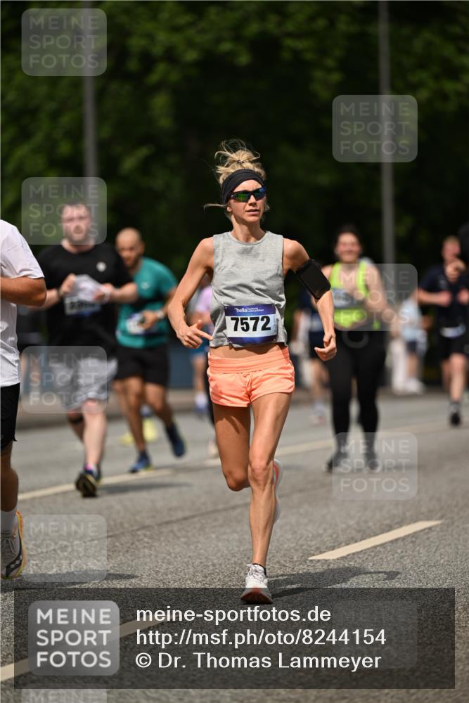 29.06.2025 - hella hamburg halbmarathon Dr. Thomas Lammeyer http://msf.ph/oto/8244154 29.06.2025 10:34:35 Kennedybrücke 2302, 3524, 3573, 4198, 4819, 6556, 6626, 7071, 7517, 9095, 9576, 9830, 10322, 10996 meine-sportfotos.de