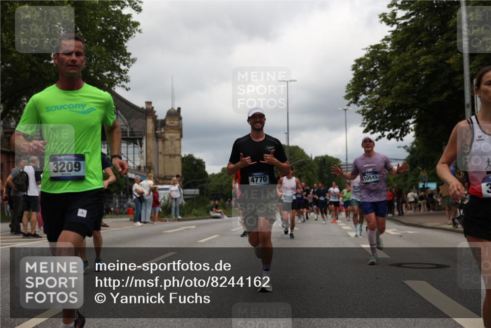 29.06.2025 - hella hamburg halbmarathon Yannick Fuchs http://msf.ph/oto/8244162 29.06.2025 10:47:34 20KM 1030, 1061, 1151, 1499, 1502, 1706, 1727, 1783, 2058, 2070, 2082, 2099, 2354, 2518, 3208, 3209, 3819, 4635, 4770, 5638, 5866, 6481, 6511, 6512, 6628, 6629, 6762, 6877, 6942, 7177, 7274, 7864, 7918, 8335, 8390, 8447, 9142, 10549, 10891, 10895, 11068, 11844, 12379, 12413, 12490, 12632, 12909, 13032, 13033, 13289, 13865, 13912, 13997, 14323, 15061, 15126, 15179, 15441, 15497, 15502, 15838, 15856, 15946, 16477, 16538, 16986, 17348, 18134, 18143, 18418, 18487, 18590 meine-sportfotos.de