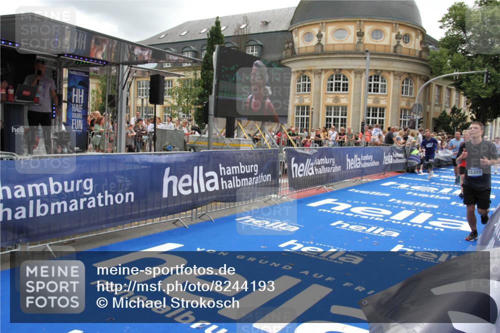 29.06.2025 - hella hamburg halbmarathon Michael Strokosch http://msf.ph/oto/8244193 29.06.2025 10:48:56 Ziel 1892, 3213, 7067, 9661, 12421, 12534, 13009, 13976, 15309, 16653, 17007, 18873 meine-sportfotos.de