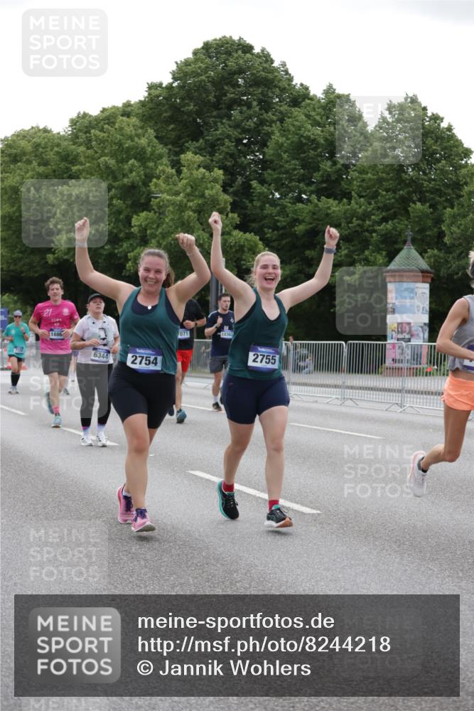 29.06.2025 - hella hamburg halbmarathon Jannik Wohlers http://msf.ph/oto/8244218 29.06.2025 10:30:12 Lombardsbrücke 1059, 1647, 2569, 2754, 2755, 3281, 4198, 4575, 4819, 6344, 7071, 7120, 9830, 11984, 12460, 12461, 12687, 12688, 14216, 14421, 15299, 15757, 15789, 15938, 16504, 16791, 16864, 18362, 18795, 18860 meine-sportfotos.de