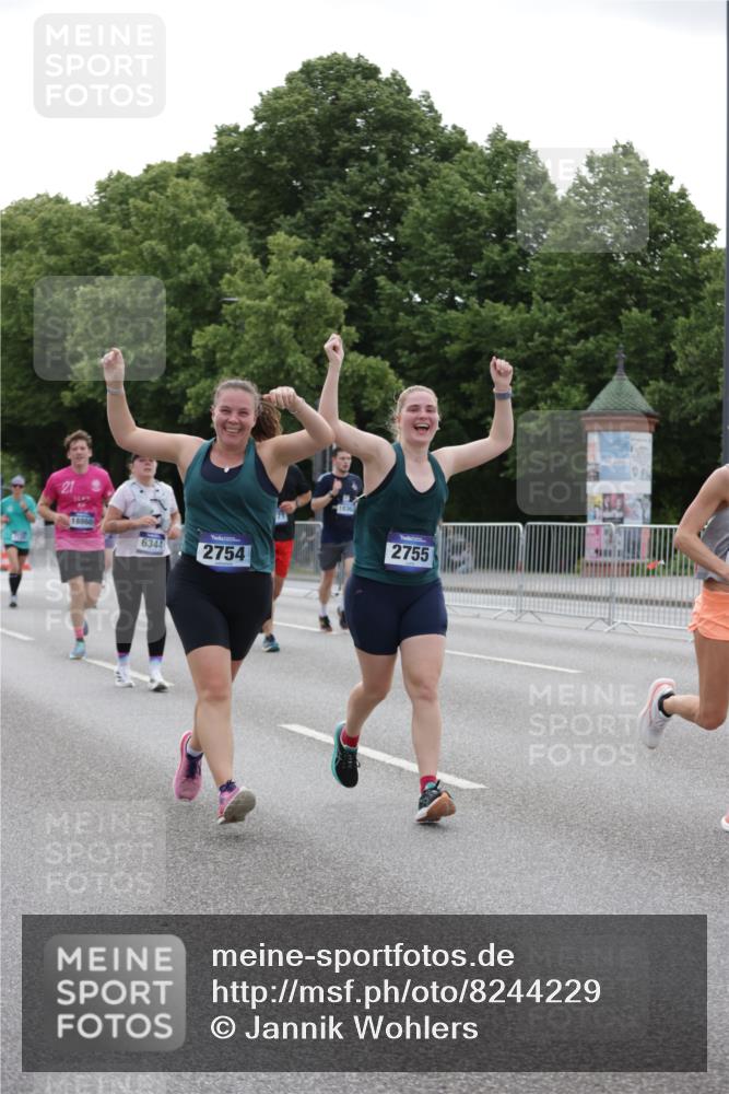 29.06.2025 - hella hamburg halbmarathon Jannik Wohlers http://msf.ph/oto/8244229 29.06.2025 10:30:12 Lombardsbrücke 1059, 1647, 2569, 2754, 2755, 3281, 4198, 4575, 4819, 6344, 7071, 7120, 9830, 11984, 12460, 12461, 12687, 12688, 14216, 14421, 15299, 15757, 15789, 15938, 16504, 16791, 16864, 18362, 18795, 18860 meine-sportfotos.de