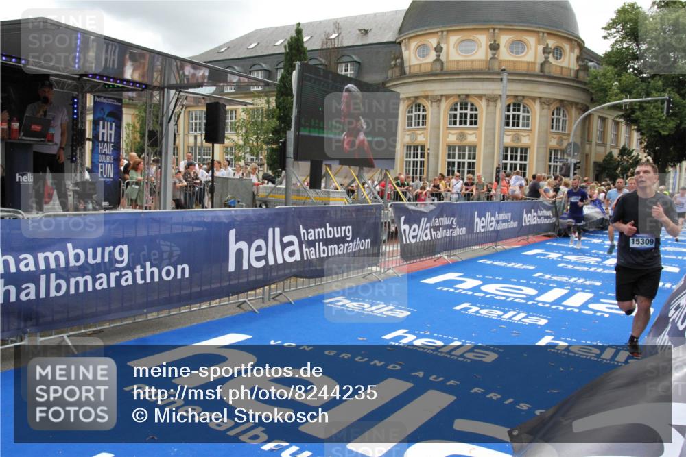 29.06.2025 - hella hamburg halbmarathon Michael Strokosch http://msf.ph/oto/8244235 29.06.2025 10:48:56 Ziel 1892, 3213, 7067, 9661, 12421, 12534, 13009, 13976, 15309, 16653, 17007, 18873 meine-sportfotos.de