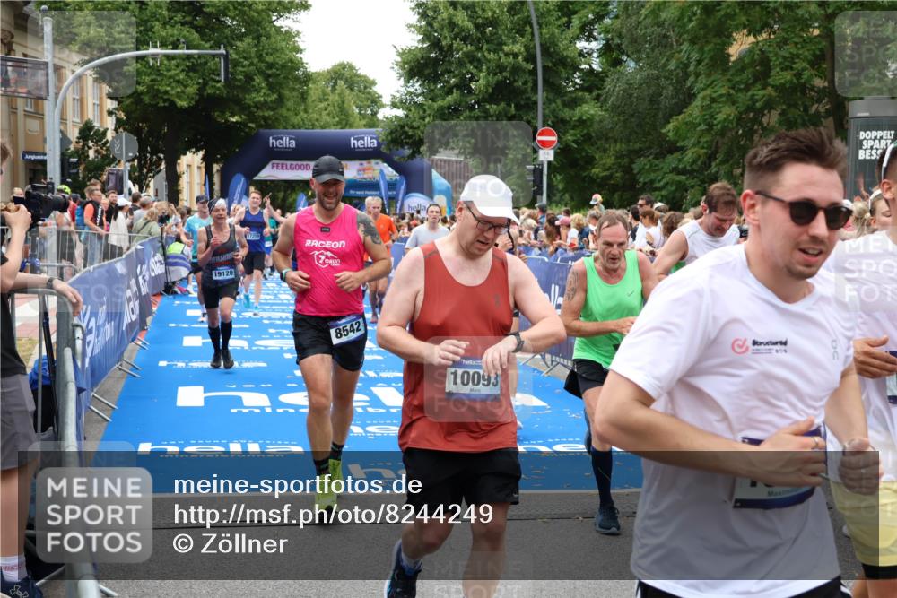 29.06.2025 - hella hamburg halbmarathon Zöllner http://msf.ph/oto/8244249 29.06.2025 10:56:40 Ziel 2083, 3413, 4152, 5721, 5744, 6416, 6759, 7037, 7646, 8311, 8542, 8652, 8744, 9488, 9562, 10093, 11083, 11870, 12509, 13863, 15145, 17259, 18340, 18899, 19120 meine-sportfotos.de