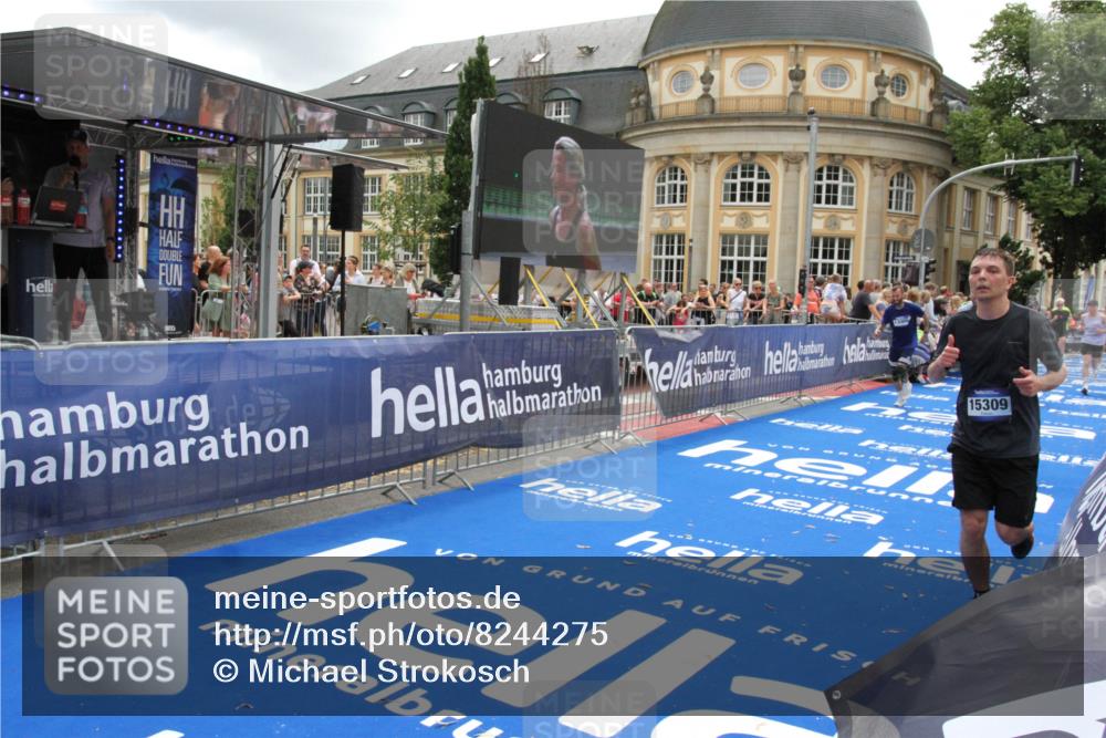 29.06.2025 - hella hamburg halbmarathon Michael Strokosch http://msf.ph/oto/8244275 29.06.2025 10:48:56 Ziel 1892, 3213, 7067, 9661, 12421, 12534, 13009, 13976, 15309, 16653, 17007, 18873 meine-sportfotos.de
