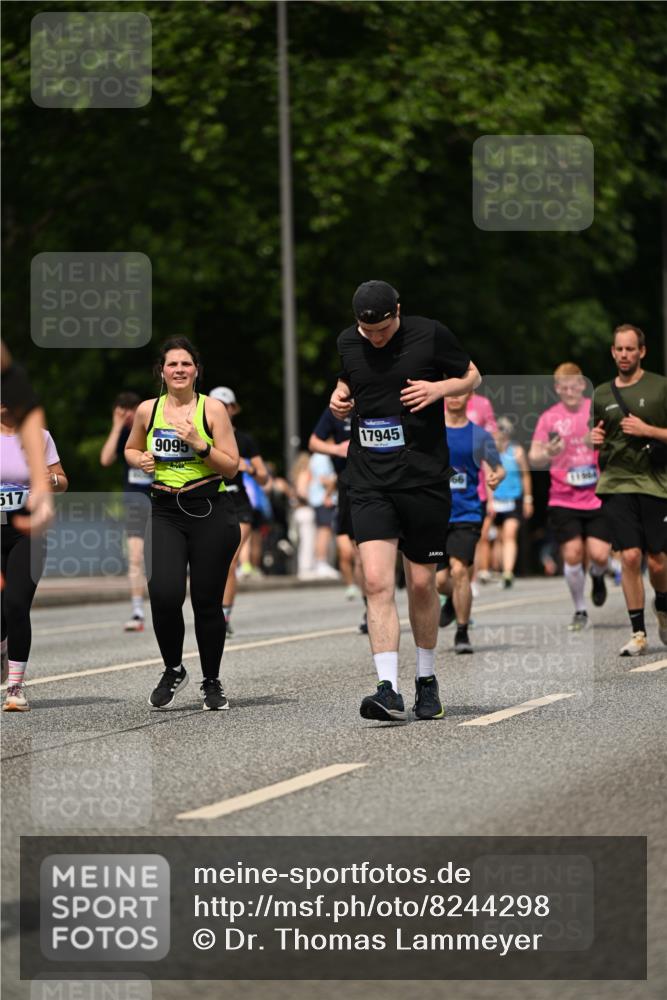 29.06.2025 - hella hamburg halbmarathon Dr. Thomas Lammeyer http://msf.ph/oto/8244298 29.06.2025 10:34:36 Kennedybrücke 2097, 2302, 3524, 4198, 4819, 6556, 6626, 7071, 7517, 9095, 9576, 9830, 10322, 10996 meine-sportfotos.de