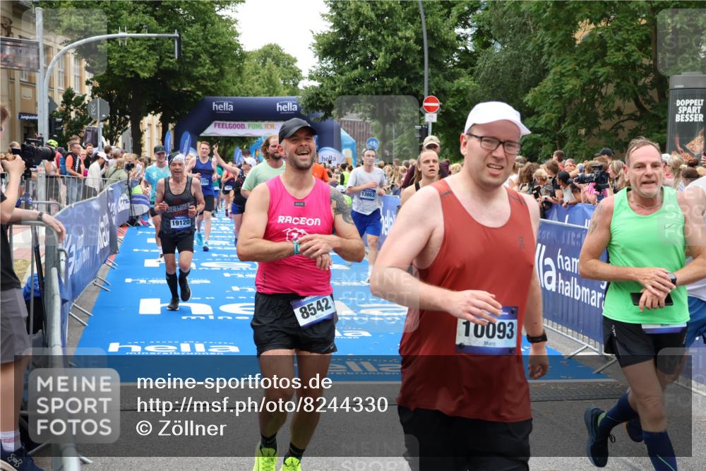 29.06.2025 - hella hamburg halbmarathon Zöllner http://msf.ph/oto/8244330 29.06.2025 10:56:41 Ziel 2083, 3413, 4152, 5721, 6416, 6759, 7037, 7646, 8311, 8542, 8652, 8744, 9488, 9562, 11083, 11870, 12509, 13863, 15145, 17259, 18340, 18899, 19120 meine-sportfotos.de