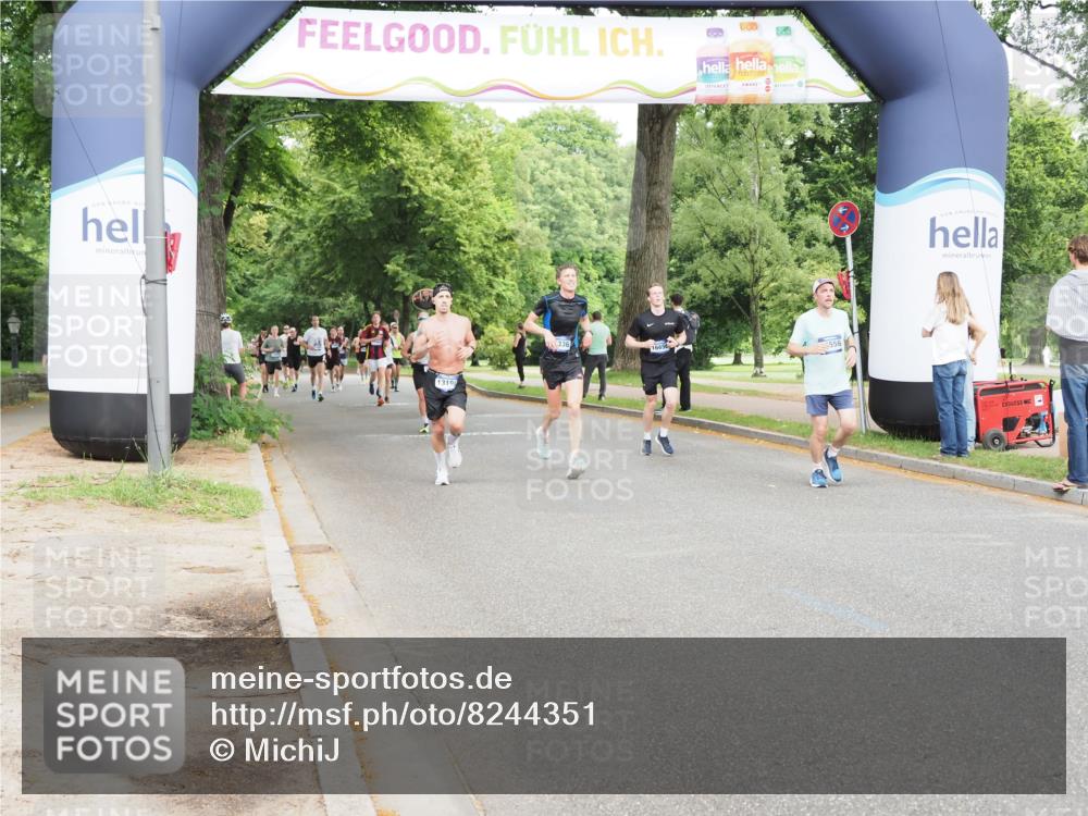 29.06.2025 - hella hamburg halbmarathon MichiJ http://msf.ph/oto/8244351 29.06.2025 10:28:06 Zwischen KM18-KM19 6687, 11806, 13190, 14359, 14699, 15336, 15556, 17916, 18149 meine-sportfotos.de
