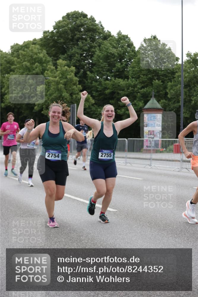 29.06.2025 - hella hamburg halbmarathon Jannik Wohlers http://msf.ph/oto/8244352 29.06.2025 10:30:12 Lombardsbrücke 1059, 1647, 2569, 2754, 2755, 3281, 4198, 4575, 4819, 6344, 7071, 7120, 9830, 11984, 12460, 12461, 12687, 12688, 14216, 14421, 15299, 15757, 15789, 15938, 16504, 16791, 16864, 18362, 18795, 18860 meine-sportfotos.de