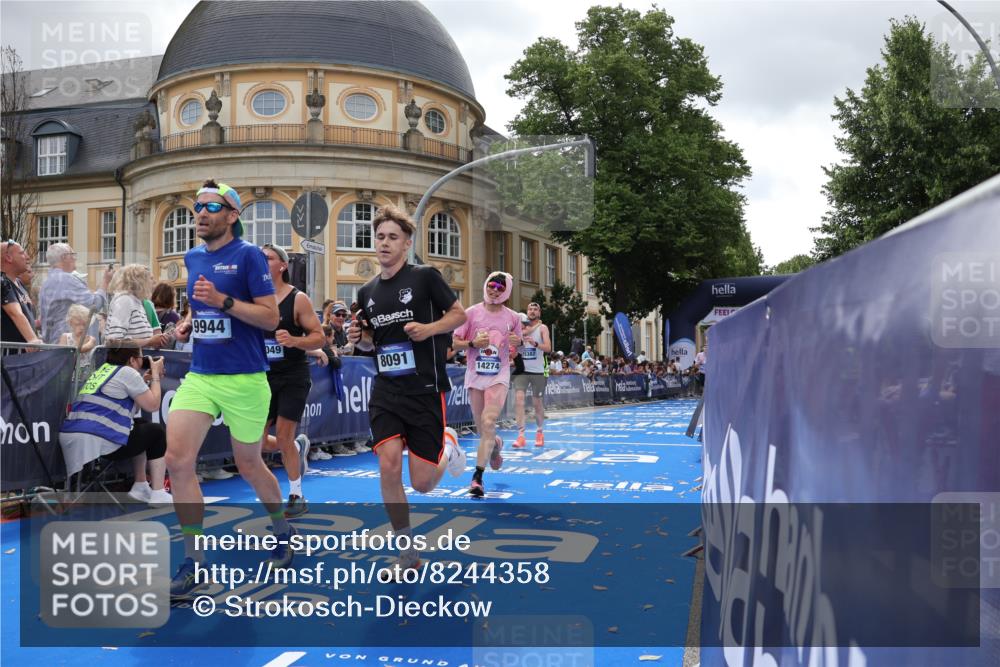 29.06.2025 - hella hamburg halbmarathon Strokosch-Dieckow http://msf.ph/oto/8244358 29.06.2025 10:38:06 Ziel 2849, 5091, 7743, 8091, 9944, 11049, 11952, 12915, 14274, 14688, 15382, 16698, 17623, 18986 meine-sportfotos.de