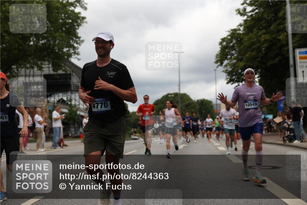 29.06.2025 - hella hamburg halbmarathon Yannick Fuchs http://msf.ph/oto/8244363 29.06.2025 10:47:35 20KM 1030, 1061, 1151, 1502, 1706, 1727, 1783, 2058, 2070, 2082, 2354, 2518, 3208, 3209, 3819, 4635, 4770, 5020, 5638, 5866, 6481, 6511, 6512, 6629, 6762, 6877, 6942, 7177, 7274, 7864, 7918, 8335, 8390, 8447, 9142, 10549, 10891, 10895, 11068, 11844, 12379, 12413, 12490, 12632, 12909, 13032, 13033, 13289, 13397, 13865, 13912, 13997, 15061, 15126, 15179, 15441, 15497, 15502, 15838, 15856, 15946, 16477, 16538, 17348, 18134, 18143, 18418, 18487, 18590 meine-sportfotos.de