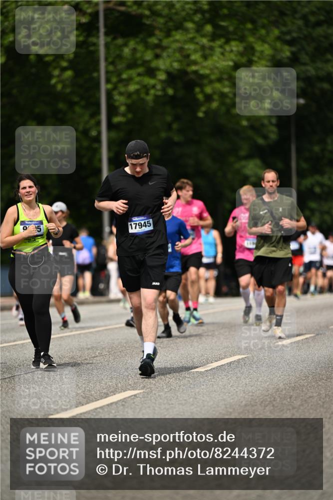 29.06.2025 - hella hamburg halbmarathon Dr. Thomas Lammeyer http://msf.ph/oto/8244372 29.06.2025 10:34:36 Kennedybrücke 2097, 2302, 3524, 4198, 4819, 6556, 6626, 7071, 7517, 9095, 9576, 9830, 10322, 10996 meine-sportfotos.de