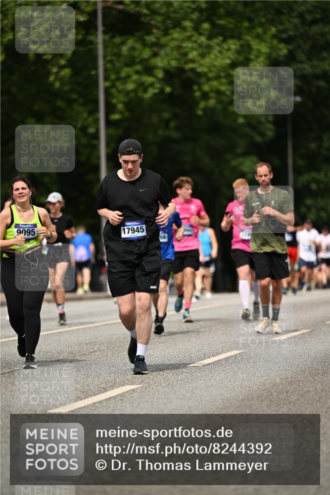 29.06.2025 - hella hamburg halbmarathon Dr. Thomas Lammeyer http://msf.ph/oto/8244392 29.06.2025 10:34:36 Kennedybrücke 2097, 2302, 3524, 4198, 4819, 6556, 6626, 7071, 7517, 9095, 9576, 9830, 10322, 10996 meine-sportfotos.de