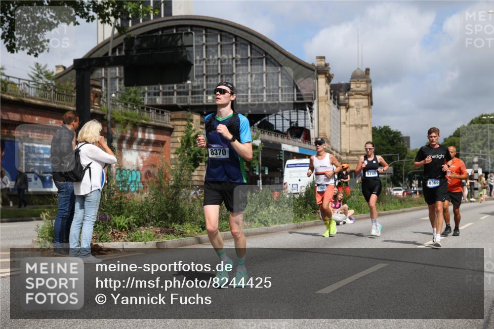 29.06.2025 - hella hamburg halbmarathon Yannick Fuchs http://msf.ph/oto/8244425 29.06.2025 10:35:05 20KM 1882, 1912, 2324, 2714, 2750, 2949, 3332, 4843, 5050, 5409, 5508, 5745, 5803, 5916, 6080, 8370, 8465, 8629, 9294, 10369, 10900, 10968, 11731, 11767, 12088, 12365, 12540, 12704, 12865, 13029, 13158, 13667, 14092, 14924, 15015, 15424, 15493, 15542, 15689, 16761, 17214, 17620, 17724, 18173, 18192, 18614 meine-sportfotos.de