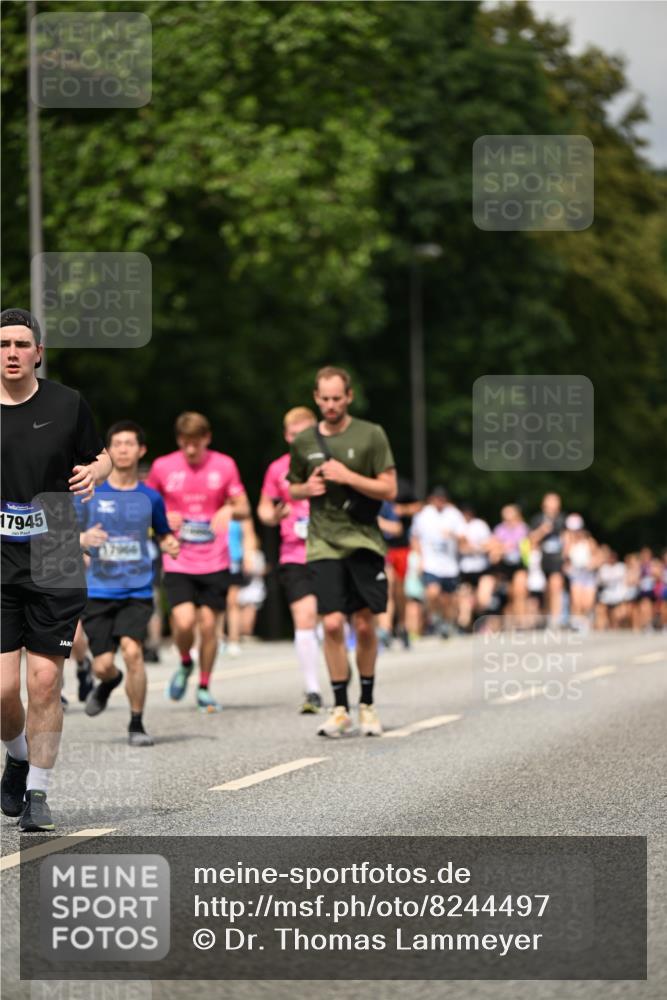 29.06.2025 - hella hamburg halbmarathon Dr. Thomas Lammeyer http://msf.ph/oto/8244497 29.06.2025 10:34:37 Kennedybrücke 2097, 2302, 3524, 4198, 4819, 6556, 6626, 7071, 7517, 8792, 9095, 9576, 9830, 10322, 10996 meine-sportfotos.de