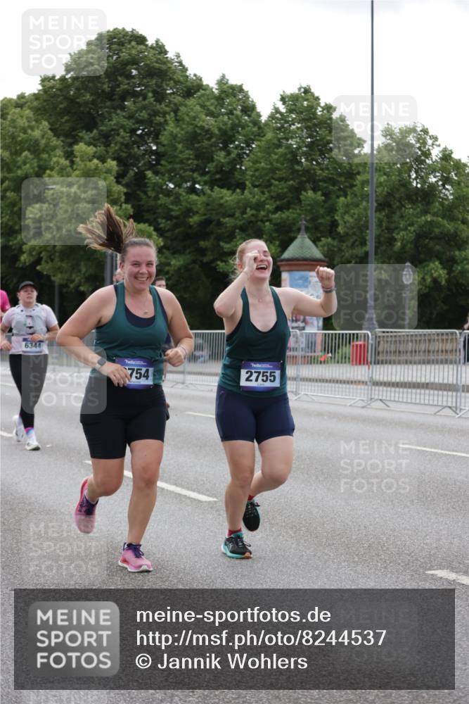 29.06.2025 - hella hamburg halbmarathon Jannik Wohlers http://msf.ph/oto/8244537 29.06.2025 10:30:12 Lombardsbrücke 1059, 1647, 2569, 2754, 2755, 3281, 4198, 4575, 4819, 6344, 7071, 7120, 9830, 11984, 12460, 12461, 12687, 12688, 14216, 14421, 15299, 15757, 15789, 15938, 16504, 16791, 16864, 18362, 18795, 18860 meine-sportfotos.de